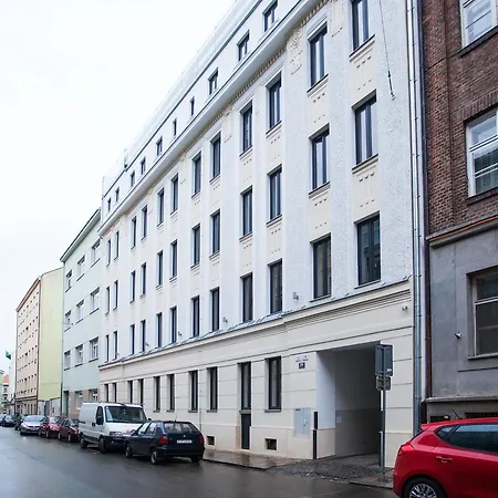 Haas Downtown With Parking Брно