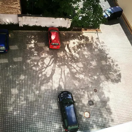 Haas Downtown With Parking Брно
